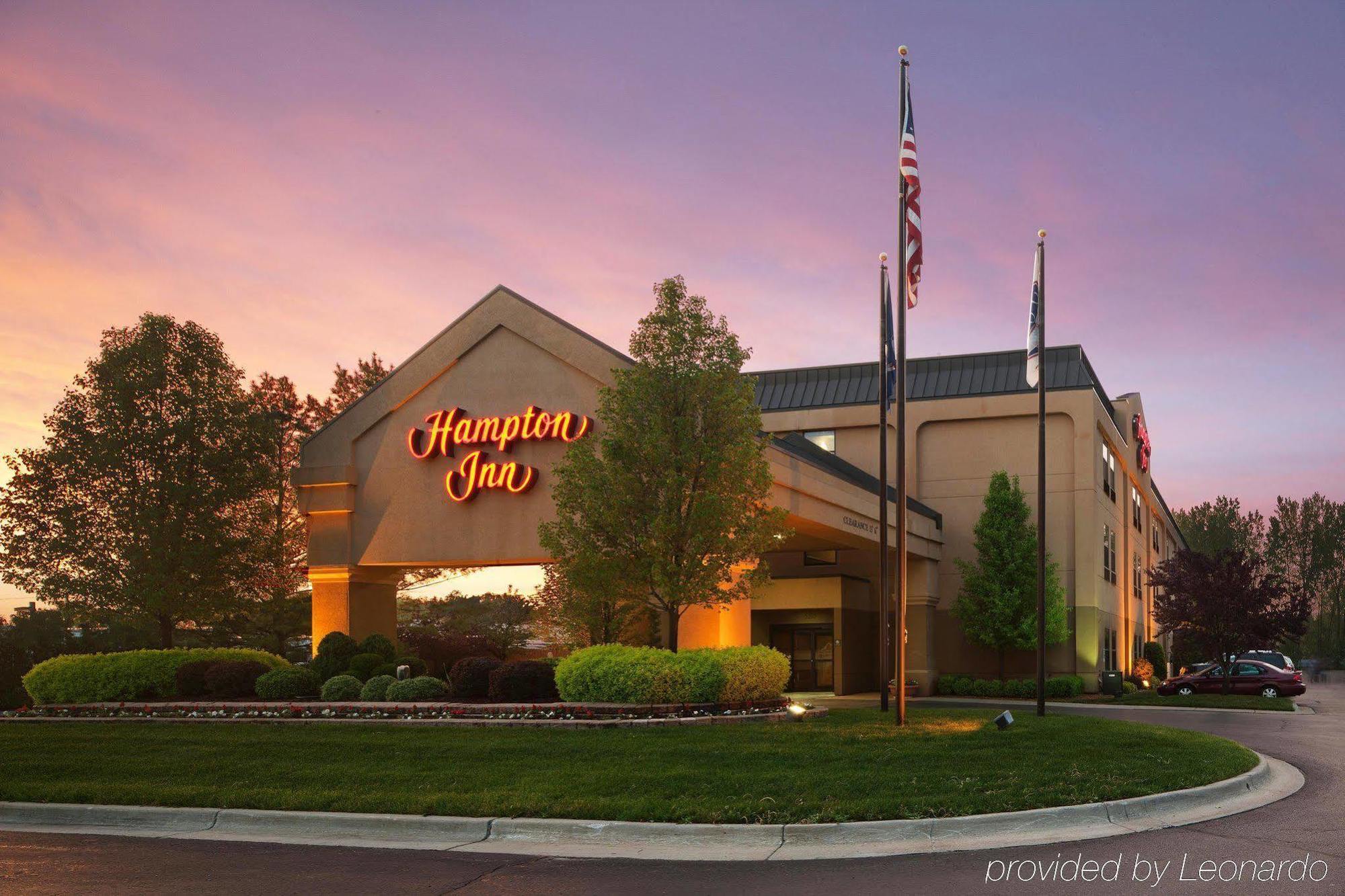 Hampton Inn Маунт-Плезант Экстерьер фото