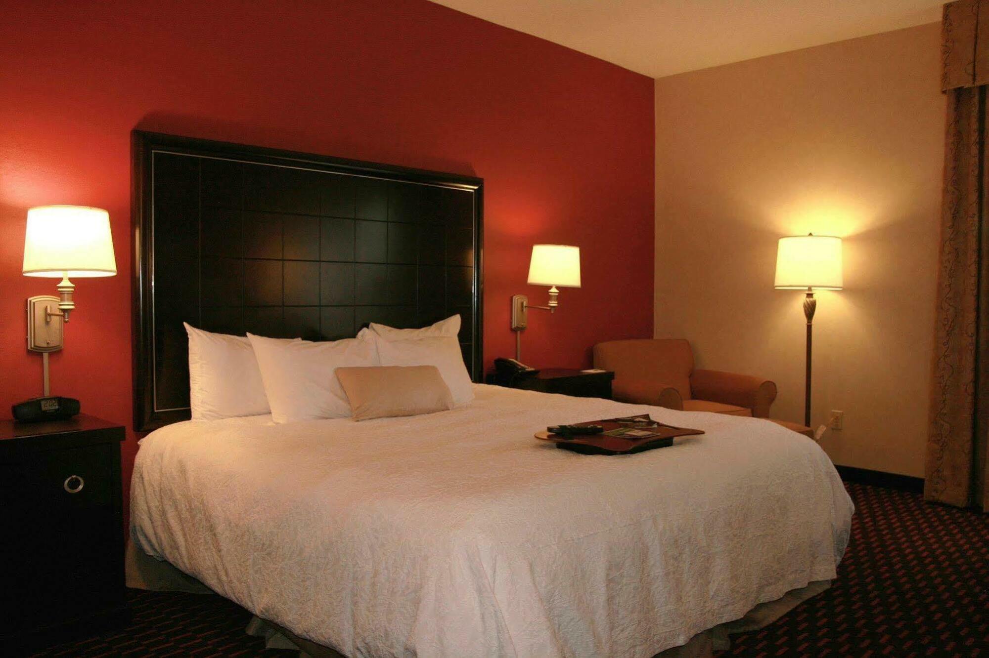 Hampton Inn Маунт-Плезант Номер фото